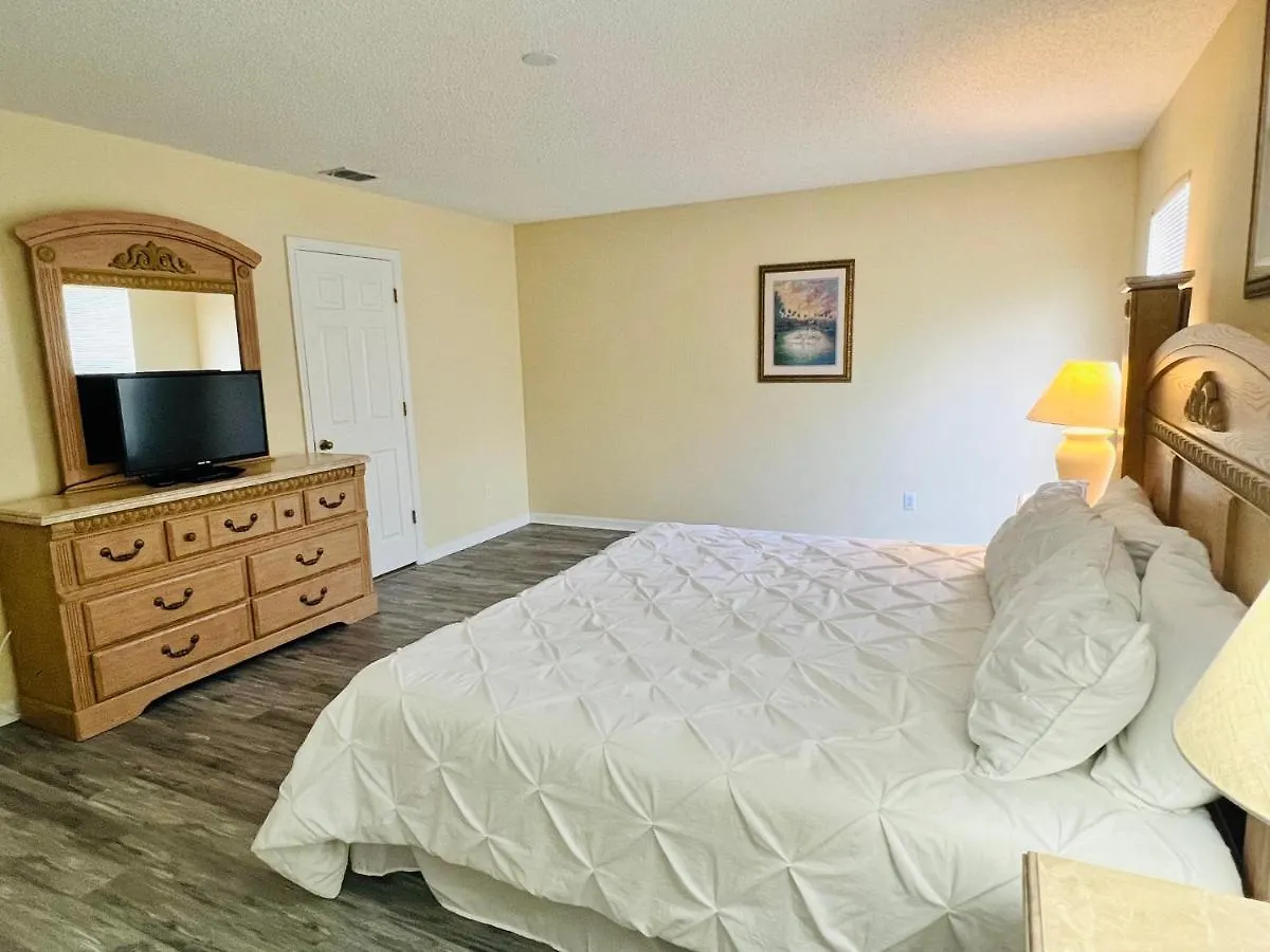 Newly Updated Big Family Home, Pool, Spa, Near Disney -814 Davenport Holiday home