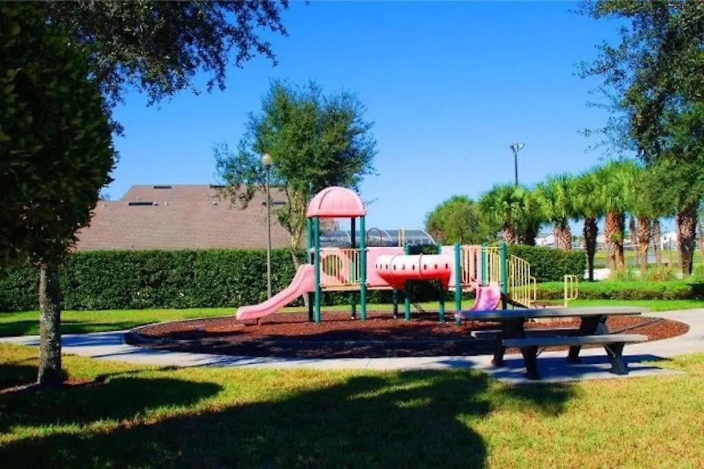 Newly Updated Big Family Home, Pool, Spa, Near Disney -814 Davenport